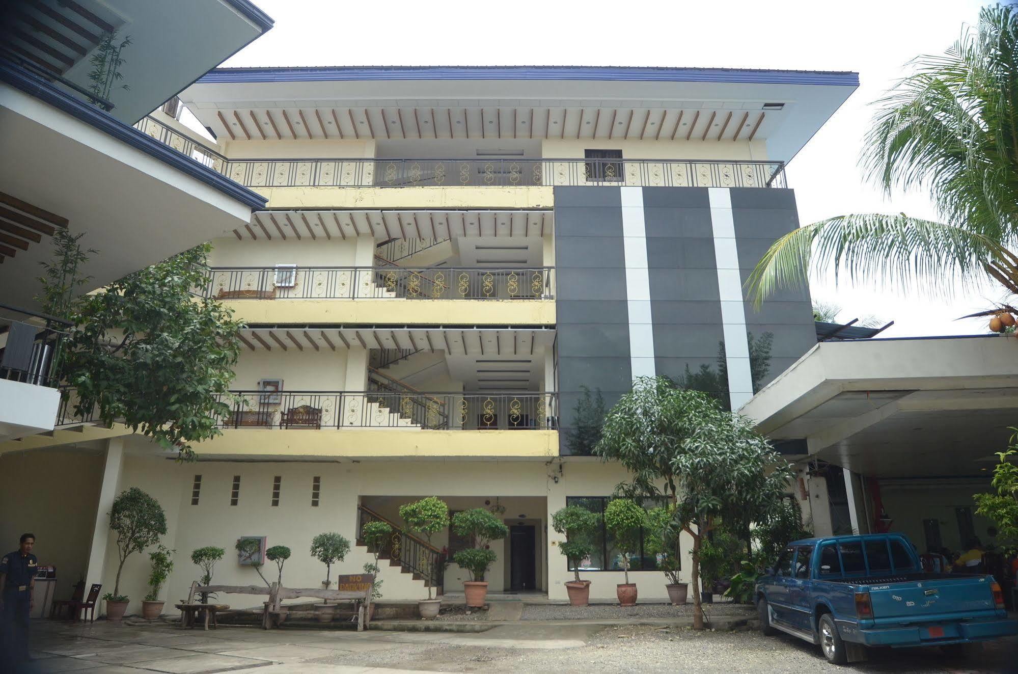 Reyna'S The Haven & Gardens Hotel Tagbilaran City Exterior photo